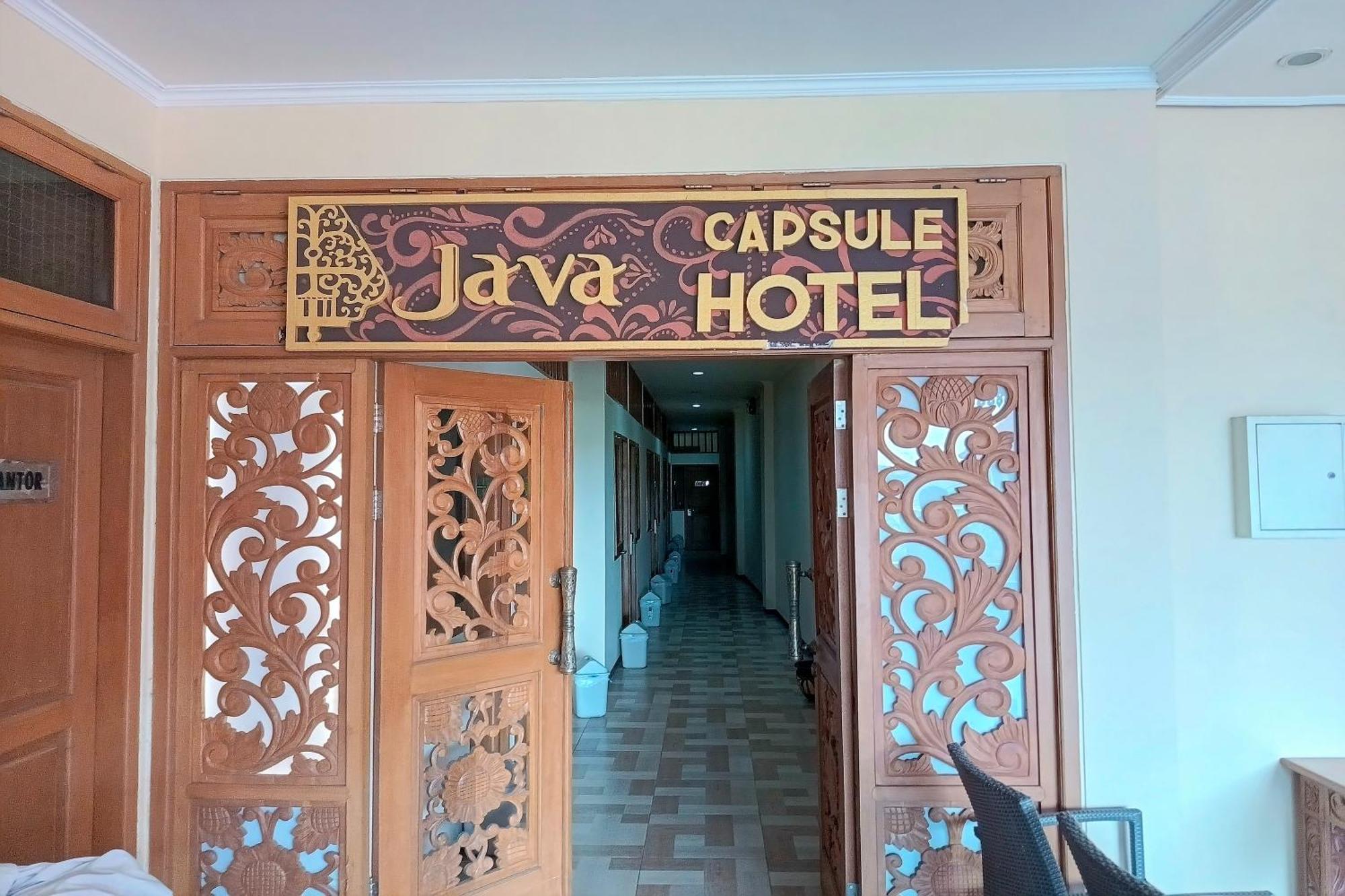 Java Capsule Hotel Malang Exterior photo
